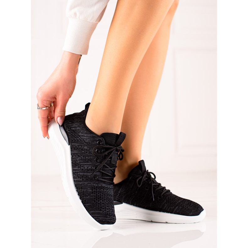 Chaussures noires légères 2