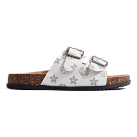 Des tongs à la mode blanche 1