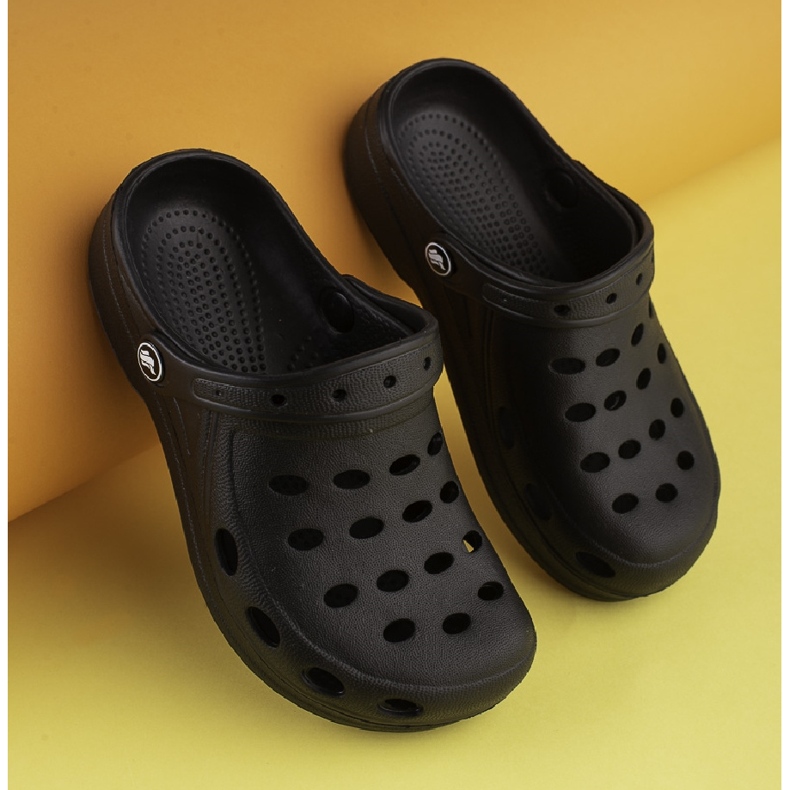 Tongs légères noires garçon le noir 1 Tongs légères noires garçon le noir 1