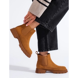 Bottines Chelsea femme en daim marron à talon plat brun 2