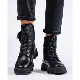 Baggies pour femmes avec un sac à main noir 1