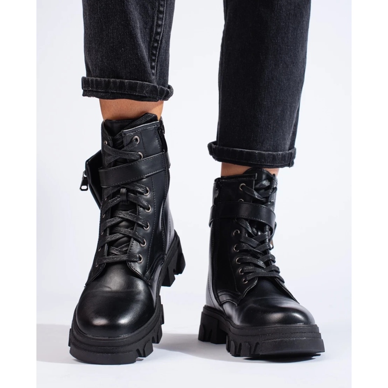 Baggies pour femmes avec un sac à main noir 1