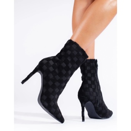 Bottines femme hautes et ajustées à talon aiguille le noir 1