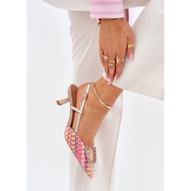 Talons hauts avec un ornement et un talon de champagne obsolète multicolore 3