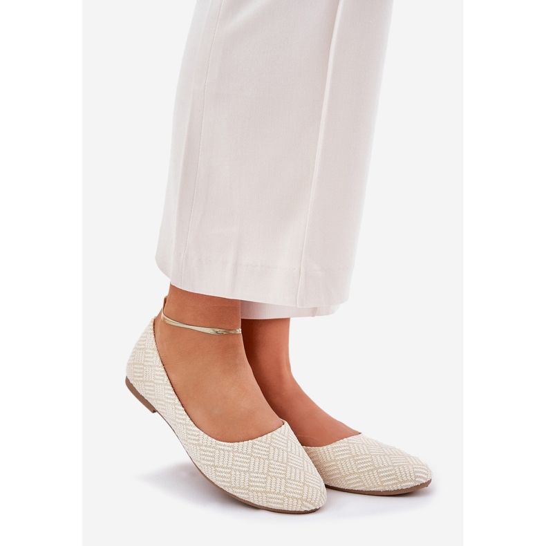 Ballerines de femmes plates avec des paillettes dorées 1