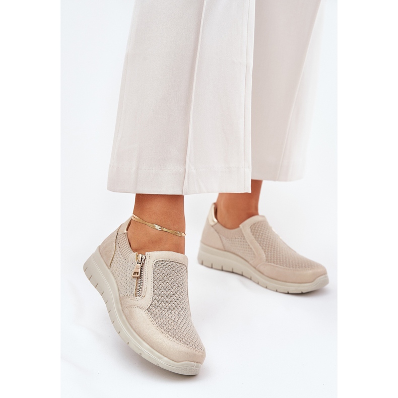 Chaussures pour femmes sur la plate-forme avec château d'or doré 2