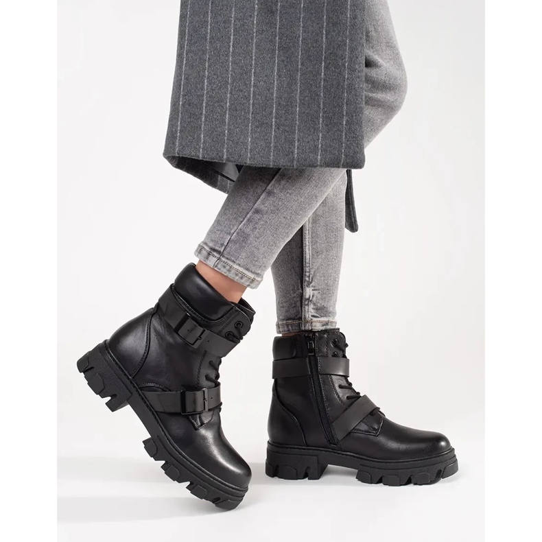 Travailleurs avec boucles noires 2