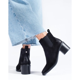 Bottines Chelsea noires pour femme sur le poteau 1