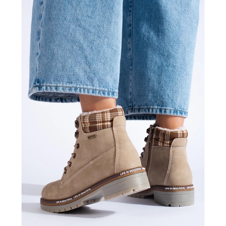 Bottes de randonnée Shelovet beiges pour femmes en cuir écologique brun 1 Bottes de randonnée Shelovet beiges pour femmes en cuir écologique brun 1