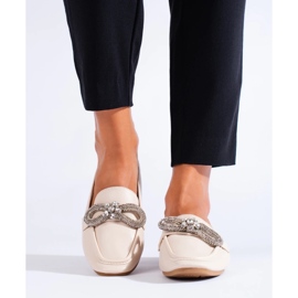 Mocassins élégants pour femmes avec décoration beige 2