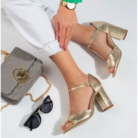 Sandales à talons hauts Shelovet classiques pour femmes dorées d'or 1