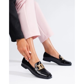 Chaussures femme noires vernies avec chaîne Shelovet 1