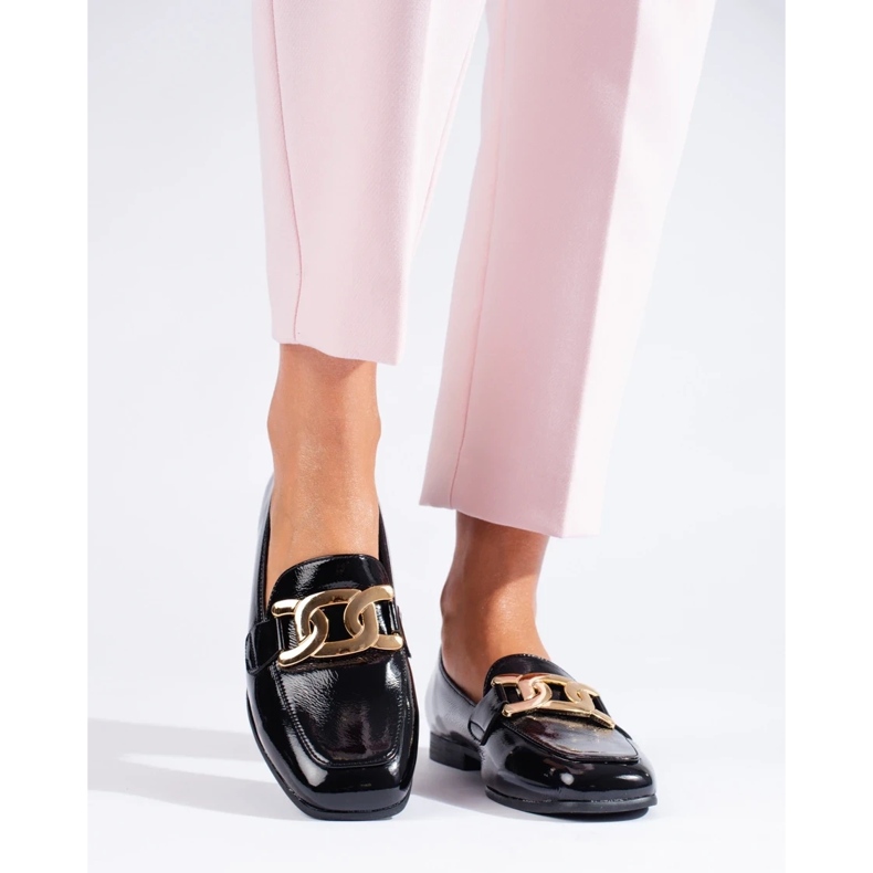 Chaussures femme noires vernies avec chaîne Shelovet 2