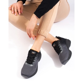 Chaussures de sport pour femmes noires et grises de DK 2