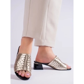 Chaussons femme dorés ajourés à talon bas Shelvt 2