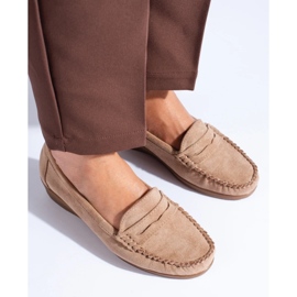 Mocassins en daim beige à semelle compensée basse de Shelovet 4