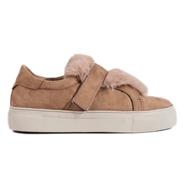 Baskets en daim beige avec fourrure de Shelovet 2