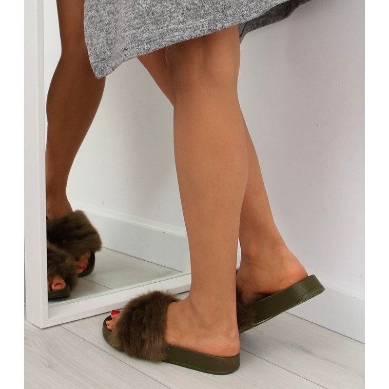 Chaussons verts S37 verts avec fourrure 2