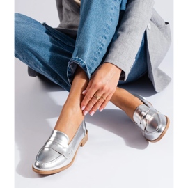 Mocassins pour femmes en éco-cuir argenté par Shelovet 2