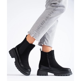 Bottines Chelsea en daim noir par Vinceza le noir 3