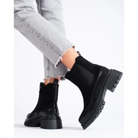 Bottines Chelsea en daim noir par Vinceza le noir 1