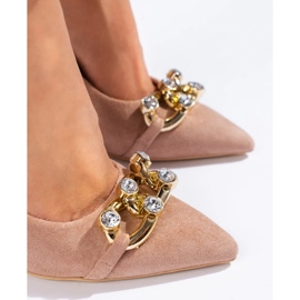 Talons hauts en daim rose avec une chaîne de Vinceza 1