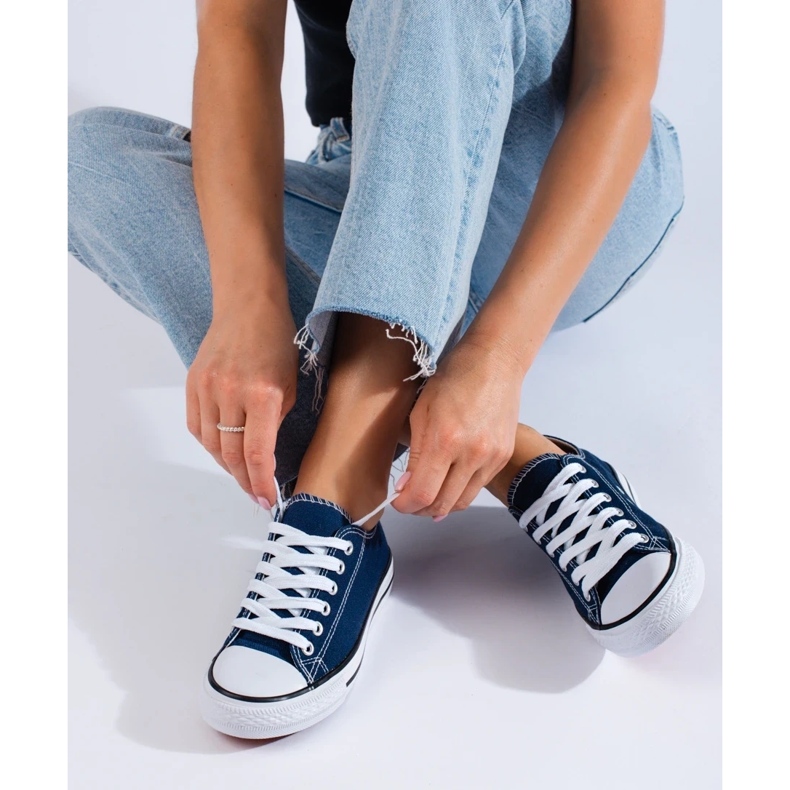 Baskets classiques bleu marine 2