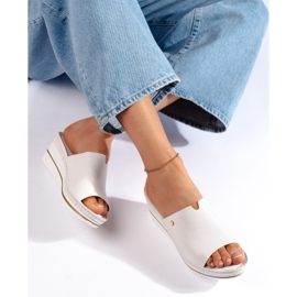 Sandales compensées blanches confortables pour femmes 2