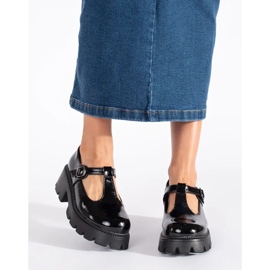 Chaussures femme vernies noires à plateforme 1