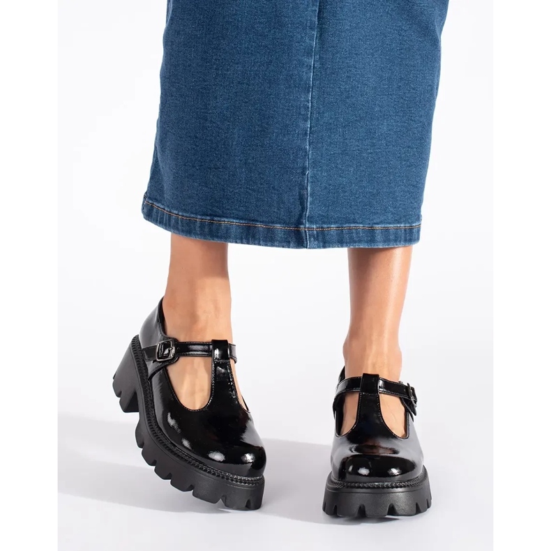 Chaussures femme vernies noires à plateforme 1