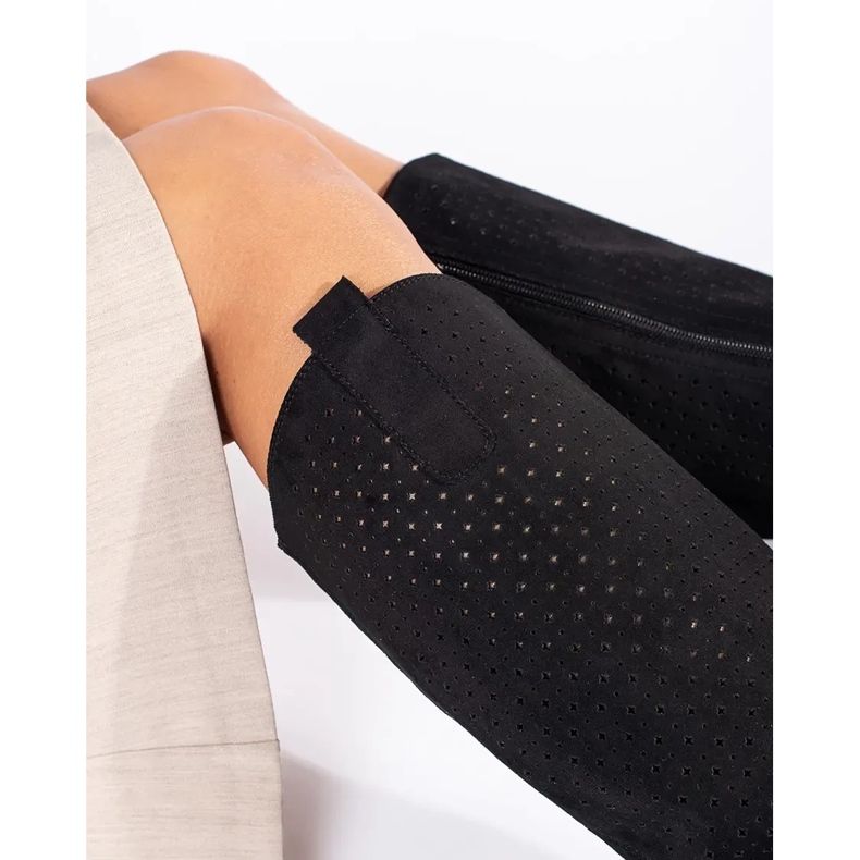 Boots en daim noir ajouré le noir 1