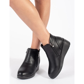 Bottines compensées isolées courtes pour femme noires 1
