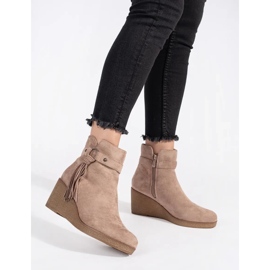 Bottines compensées femme en daim beige à franges 4