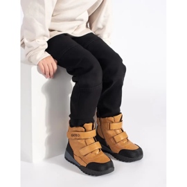 Bottines garçon isolées avec velcro brun 2