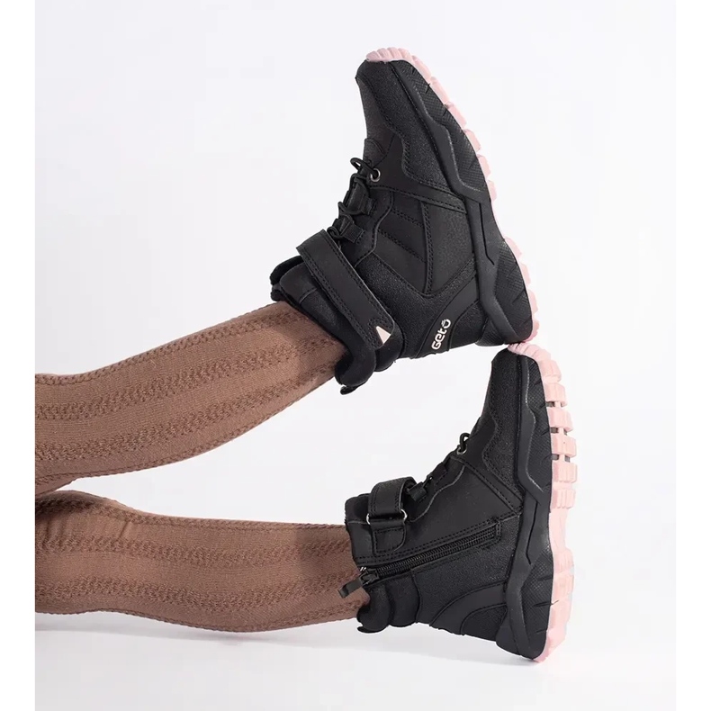 Boots fille isolées noires le noir 1