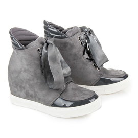Forever Folie Baskets avec un ruban gris 1