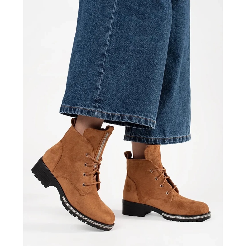 Bottes à lacets brun clair 1