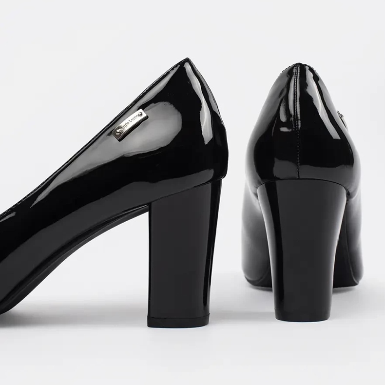 Pompes noires peintes sur le post Sergio Leone 2