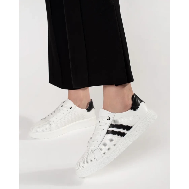 Goodin Baskets ouvertes blanches en cuir naturel 1