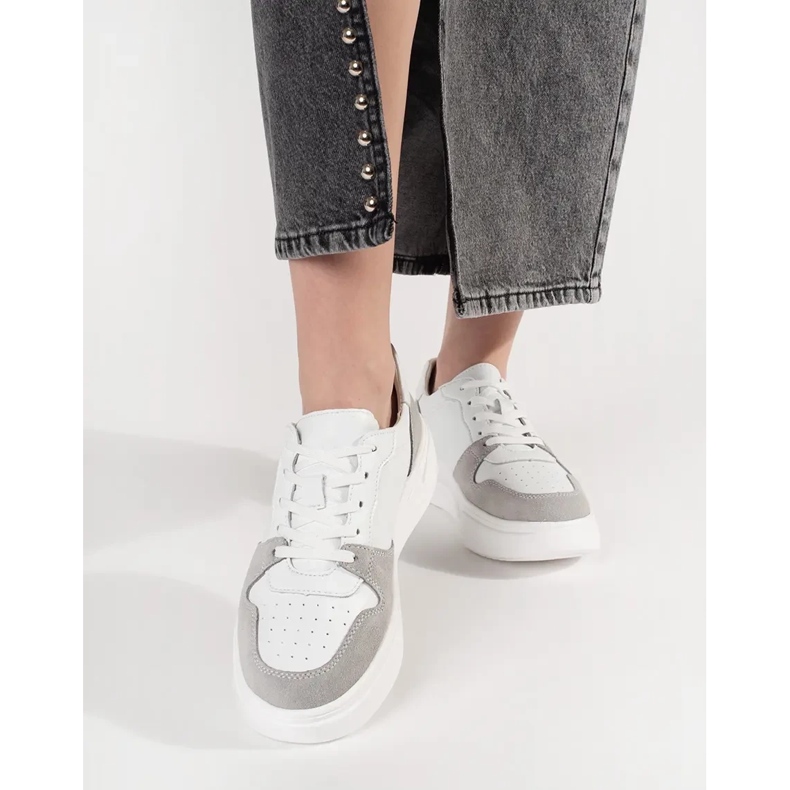 Goodin Baskets en cuir blanc sur la plateforme blanche 2