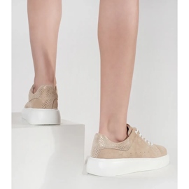 Goodin Baskets en cuir beige sur une semelle épaisse 1