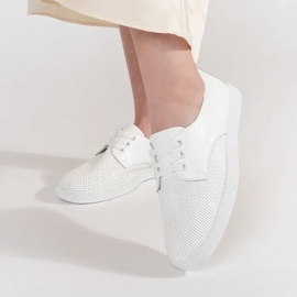 Goodin Baskets ouvertes blanches en cuir naturel 1