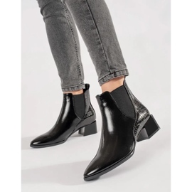 Bottes de Jodhpur aux femmes noires avec un orteil d'amande le noir 1