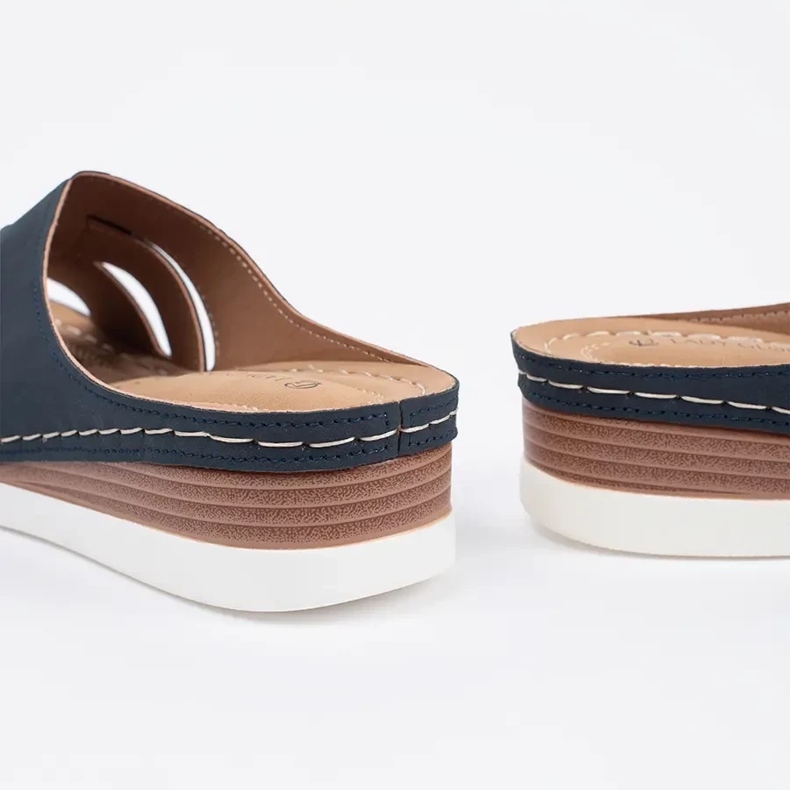 Slippées confortables sur les quartiers bleus bas 1