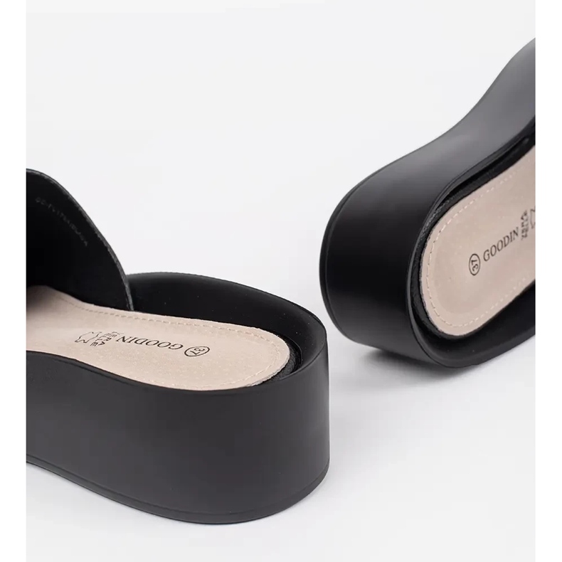 Goodin Tongs femme noires avec chaîne le noir 1