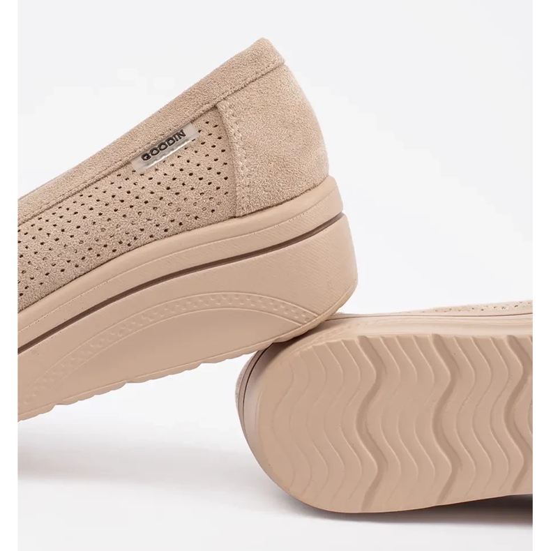 Goodin Mocassins beige sur une semelle épaisse 1