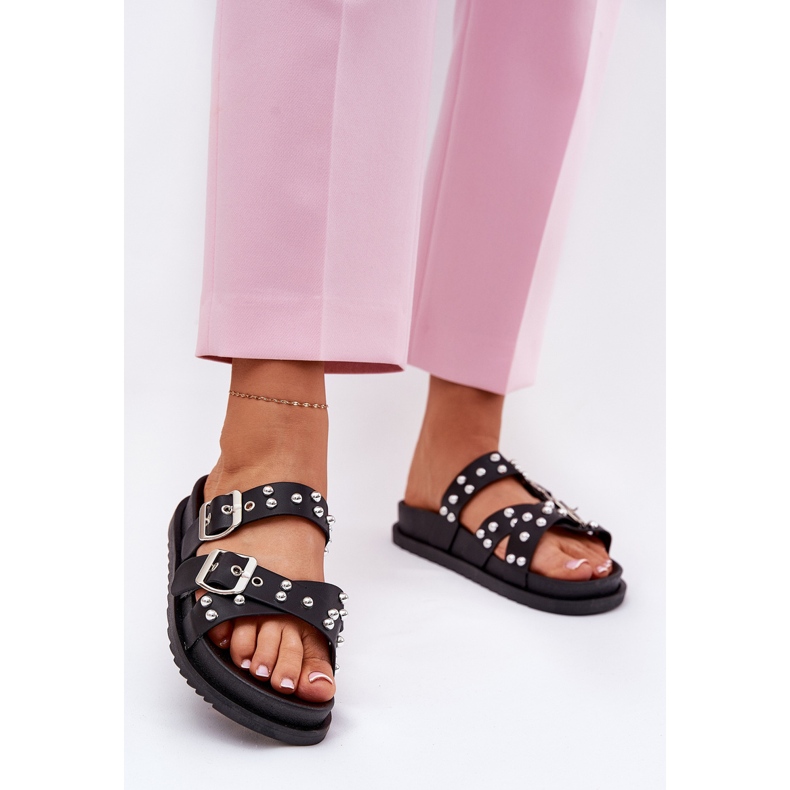 Slippers pour femmes avec des clous et des boucles noirs 2