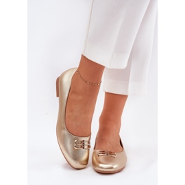 Ballerines féminines élégantes avec un Vinceza PLN 62206 Golden doré 1