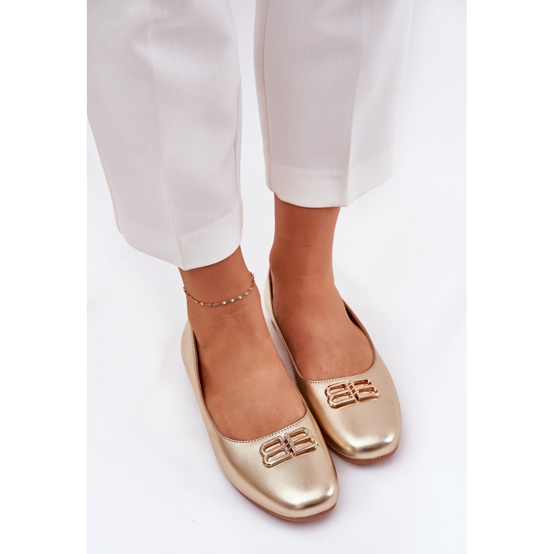 Ballerines féminines élégantes avec un Vinceza PLN 62206 Golden doré 2