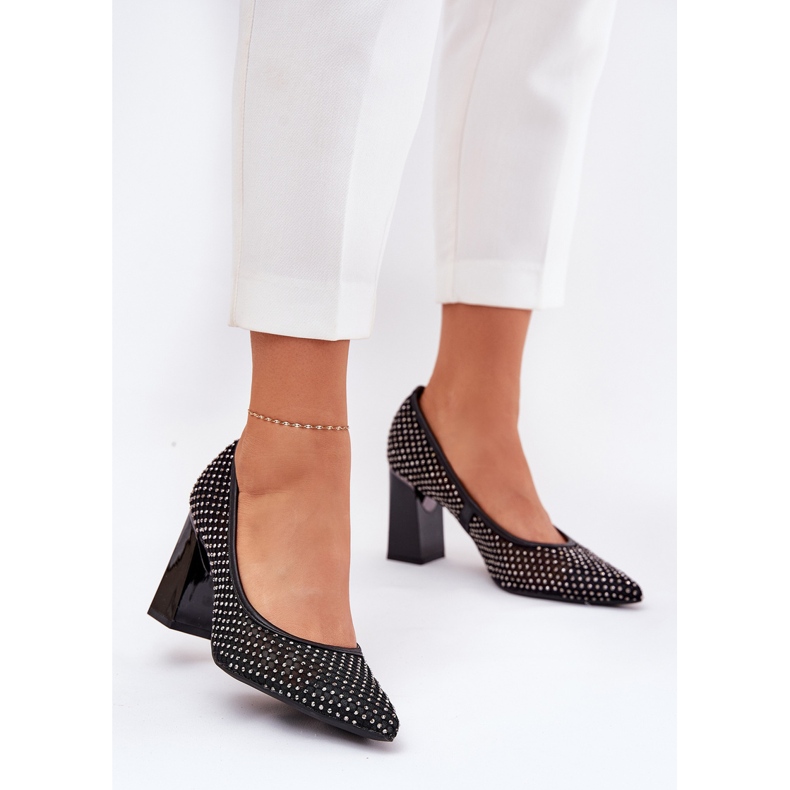 Pompes en filet décorées sur le poteau noir Vinceza 62211 2